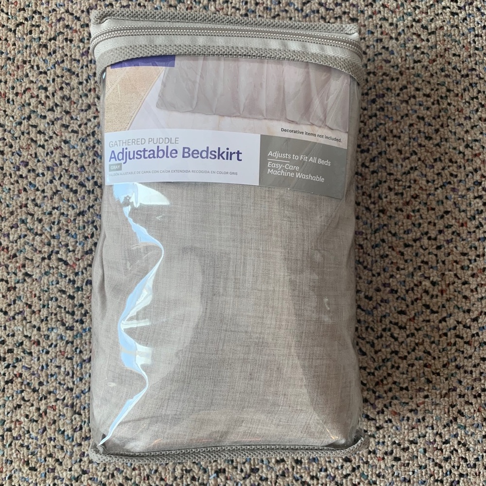 Bedskirt